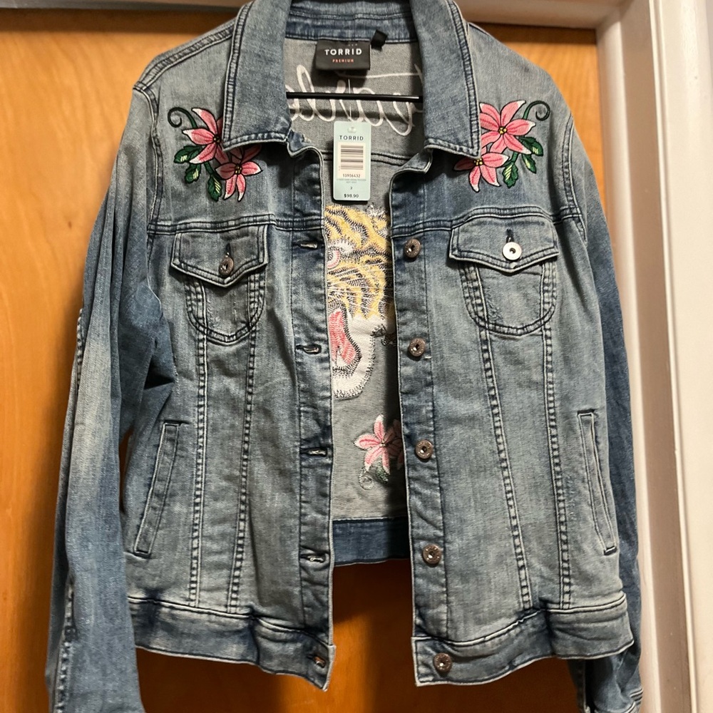 Torrid embroidered denim jacket size 2 NWT